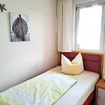 sonnige Ferienwohnung mit Balkon im Zentrum